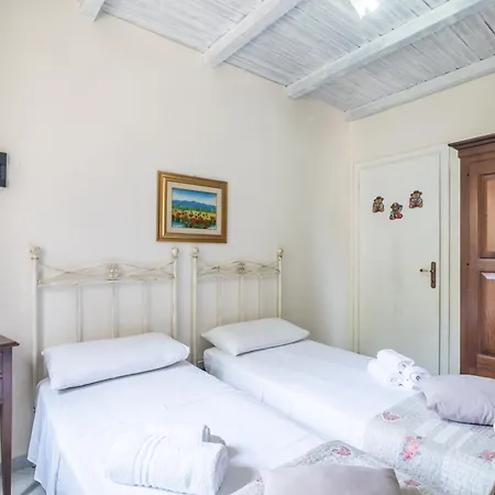 San Nikola House *